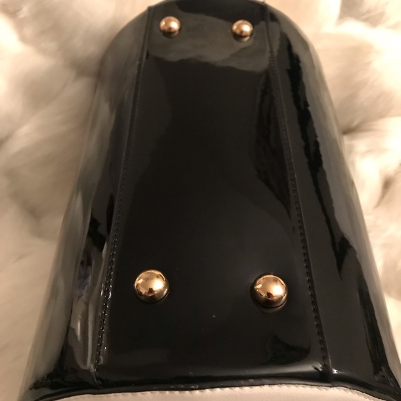 Black & White Purse - Picture 3 of 4